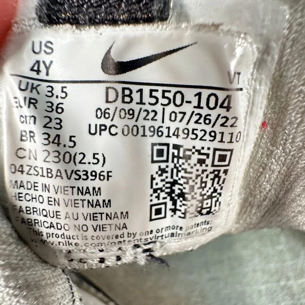 Nike Air Vapormax 2021 Flyknit Kids Running Shoes 4Y Grey Orange DB1550-004